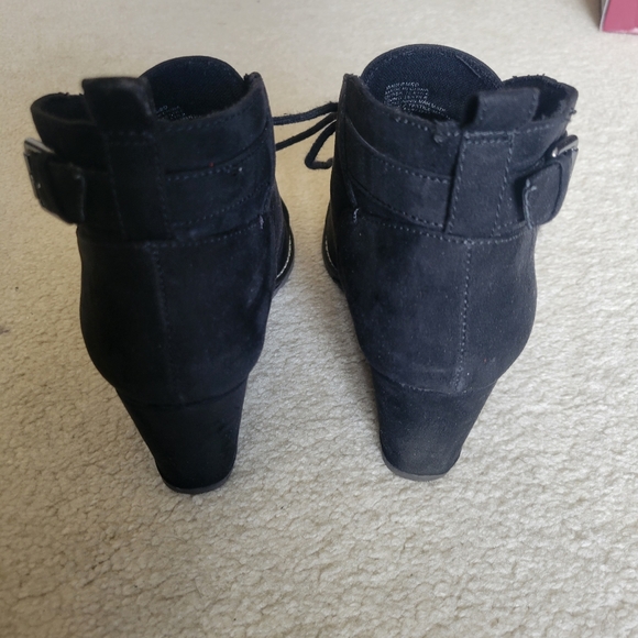 SO Black Wedge Booties - Picture 3 of 6